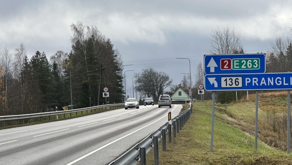 FOTOD Männiku talu ja poe elu riigitee nr 2 ääres Maaritsas